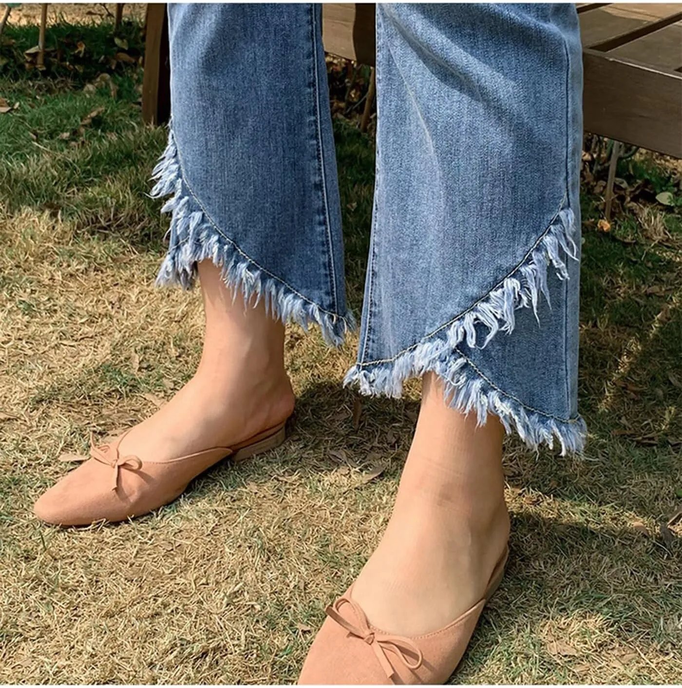 INVACHI Womens Stretch Cropped Fringe Jeans Distressed and Ripped Denim Jeans Tassel Denim Pants with Frayed Hem
