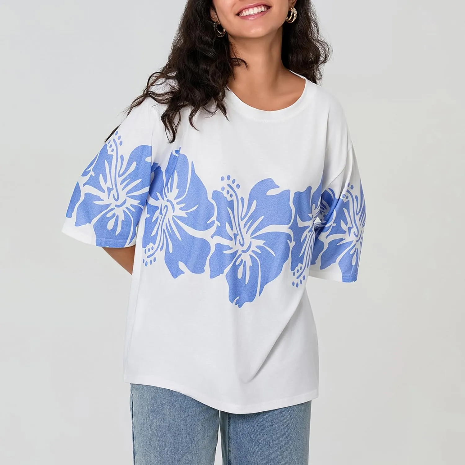 Women Oversized Graphic Print Graffiti Short Sleeve Crew Neck Streetwear T-Shirts Y2k Going Out Tops Aesthetic Tee